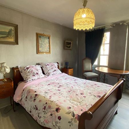 Chambre Calme Au Coeur D'Ussel Ussel  Buitenkant foto