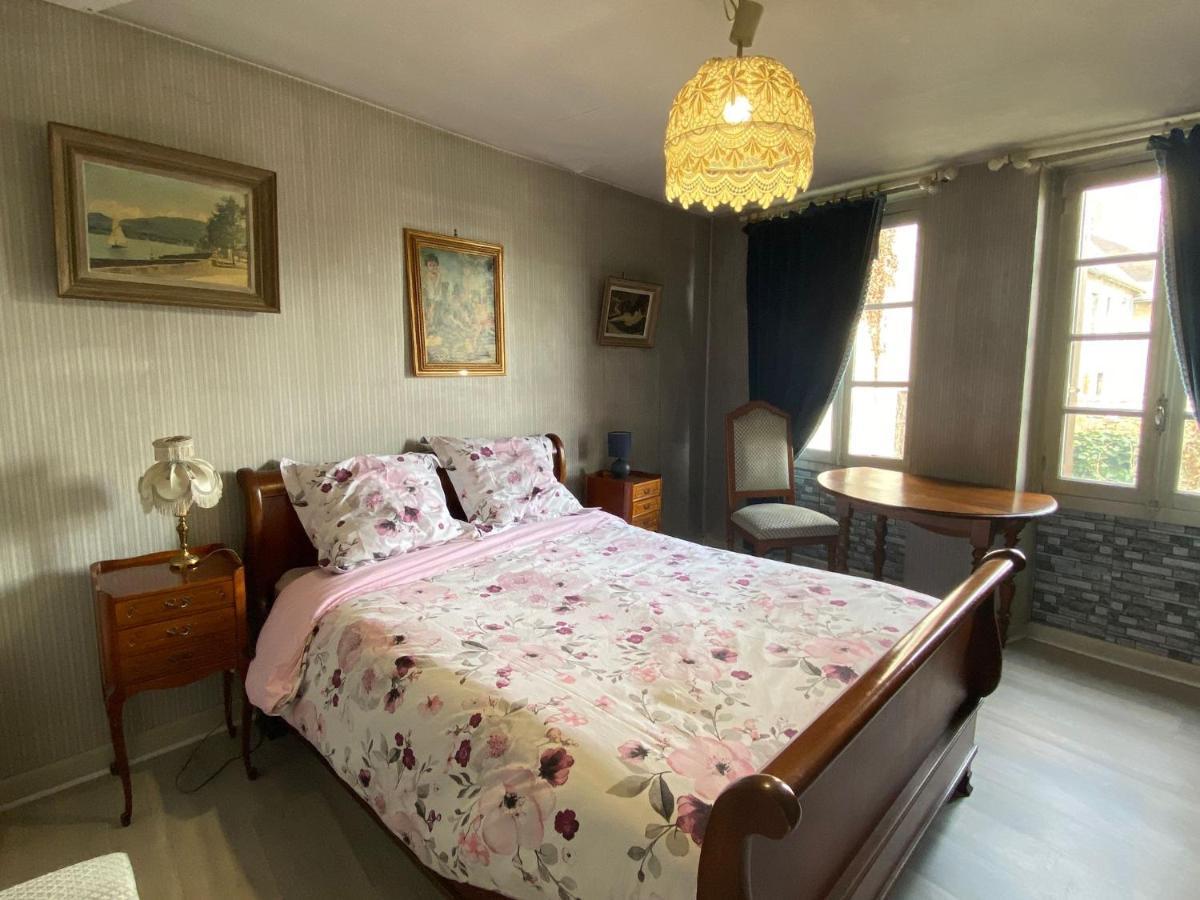 Chambre Calme Au Coeur D'Ussel Ussel  Buitenkant foto