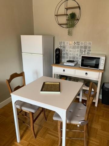 Chambre Calme Au Coeur D'Ussel Ussel  Buitenkant foto
