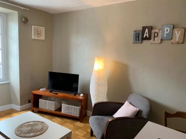 Chambre Calme Au Coeur D'Ussel Ussel  Buitenkant foto